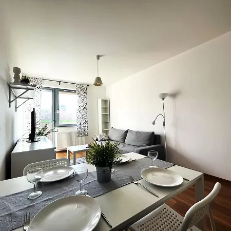 Jemiolowa ~ Self Check-in 20h ~ Lift Apartment Wroclaw